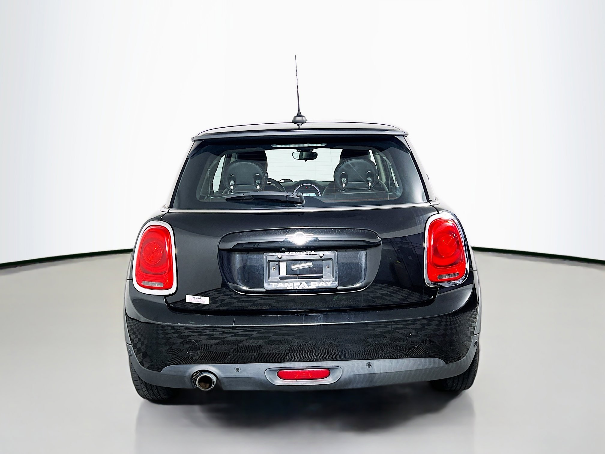 Used 2019 MINI Cooper 2-Door Hardtop FWD image 6