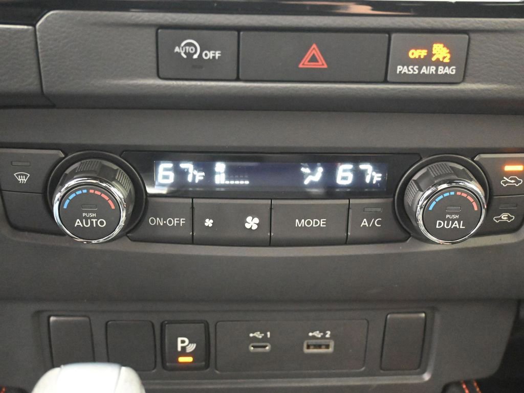 Used 2024 Nissan Frontier PRO-4X w/ Technology Package image 26