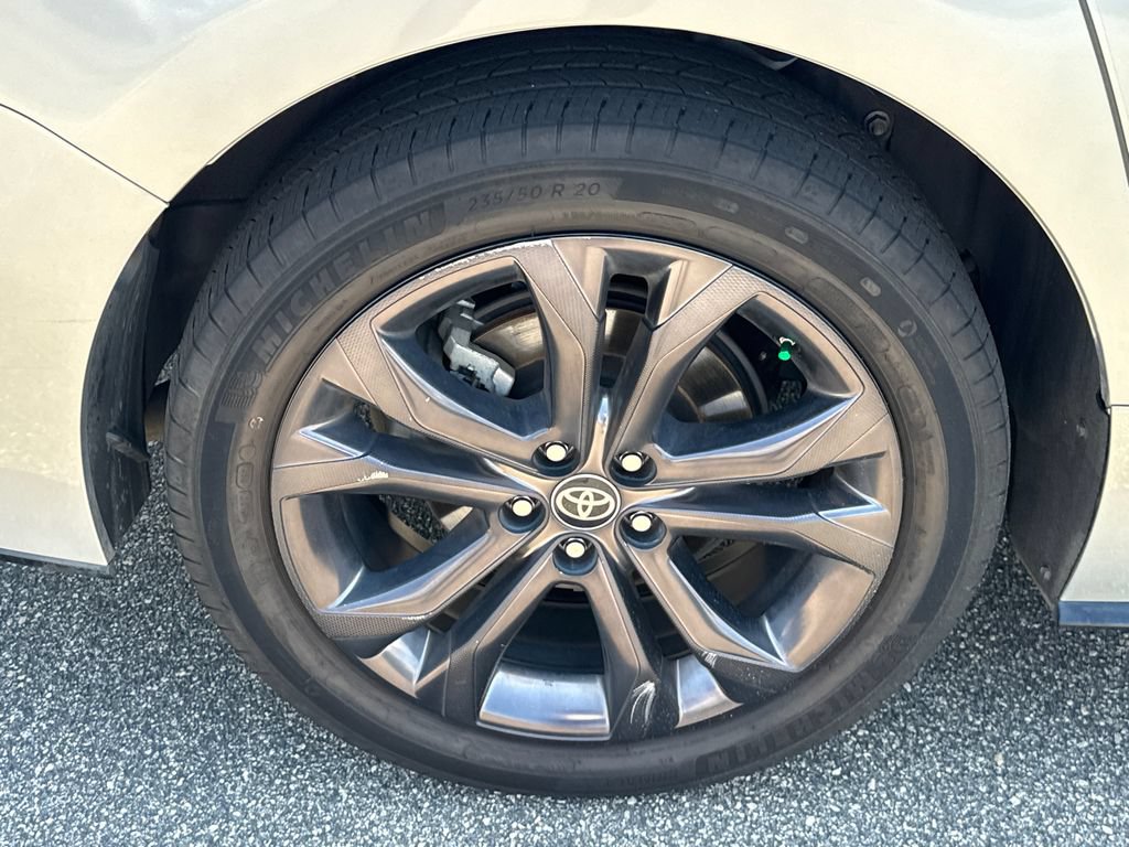 Used 2023 Toyota Sienna XSE FWD image 16