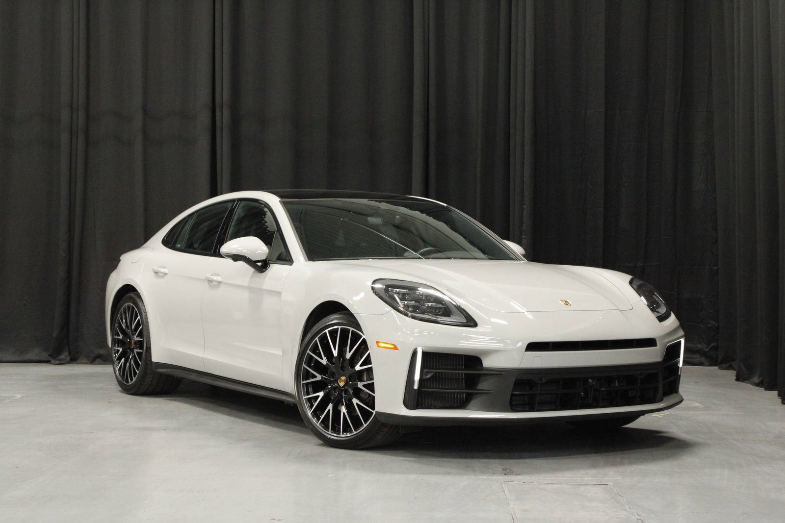 Certified 2025 Porsche Panamera 4 AWD/4WD image 7