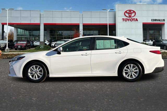 Used 2025 Toyota Camry LE image 7