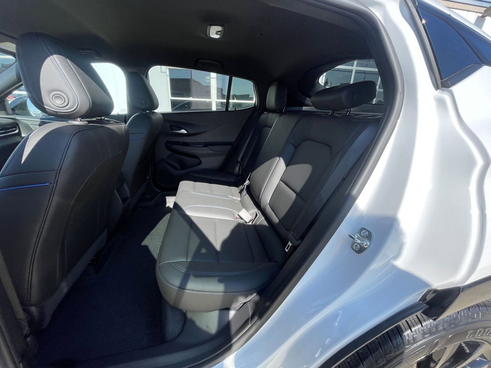 Used 2025 Buick Envista Sport Touring image 25