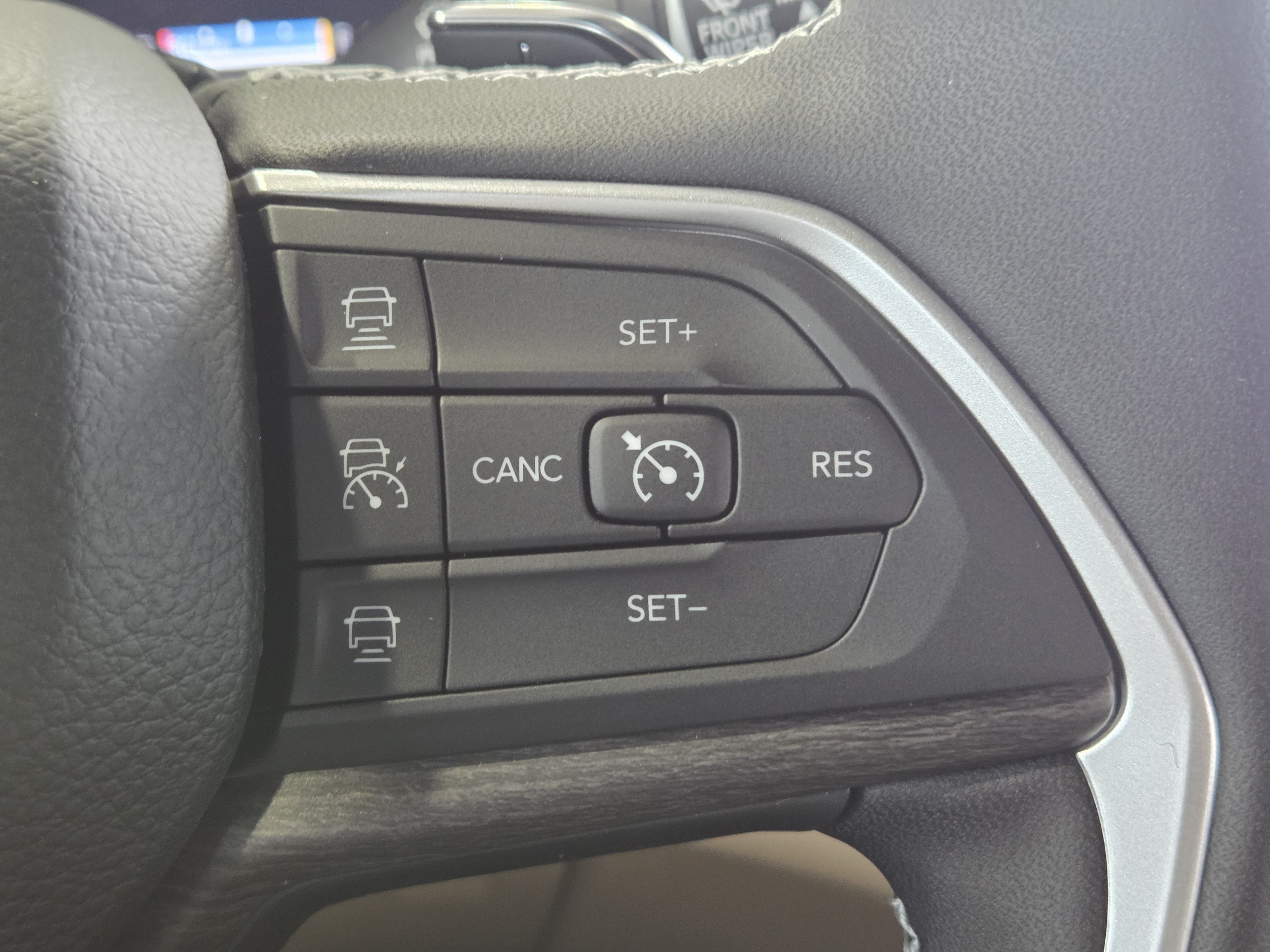 New 2025 Jeep Grand Cherokee Limited RWD image 28
