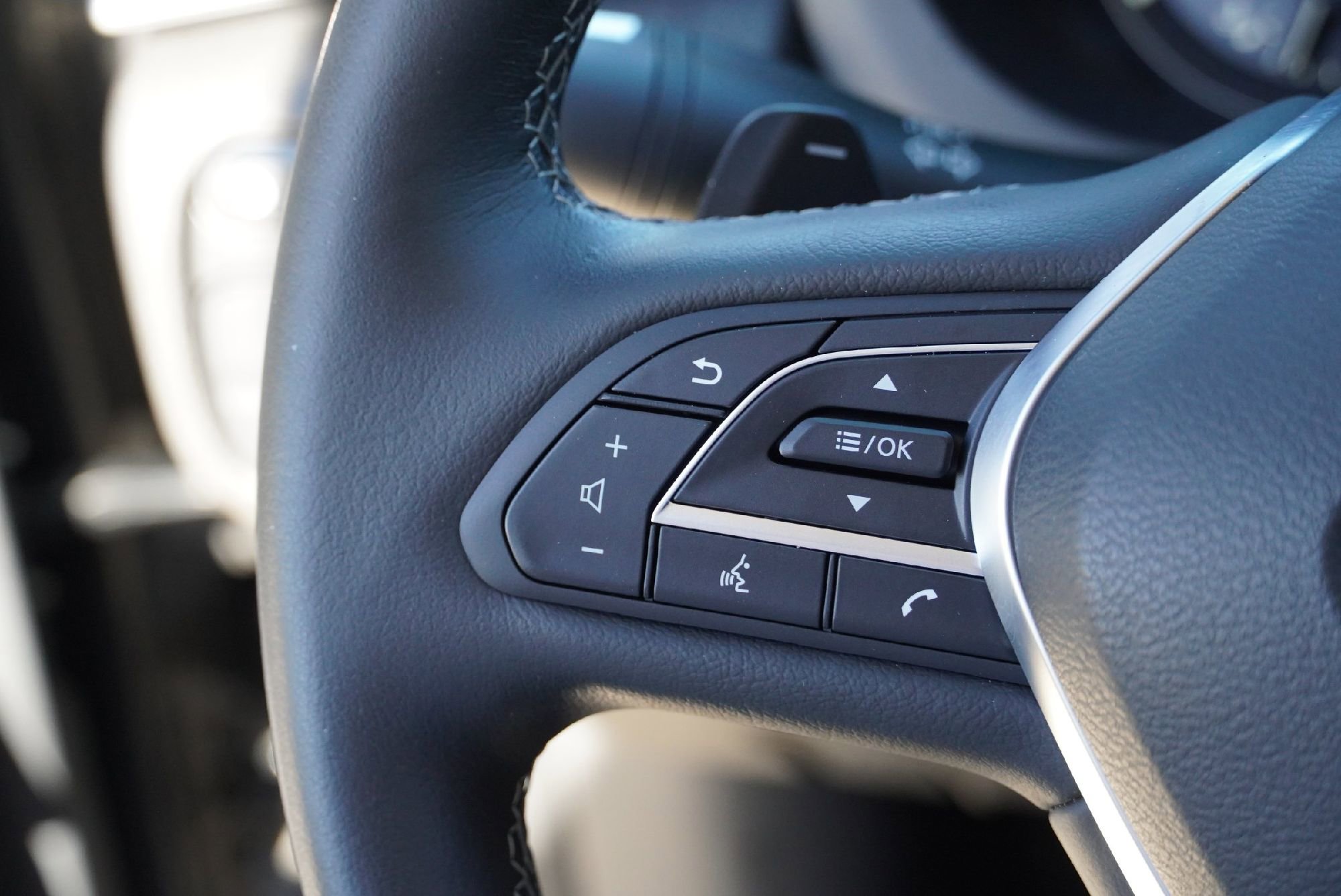 Certified 2024 INFINITI QX50 Luxe w/ Accent Package image 19