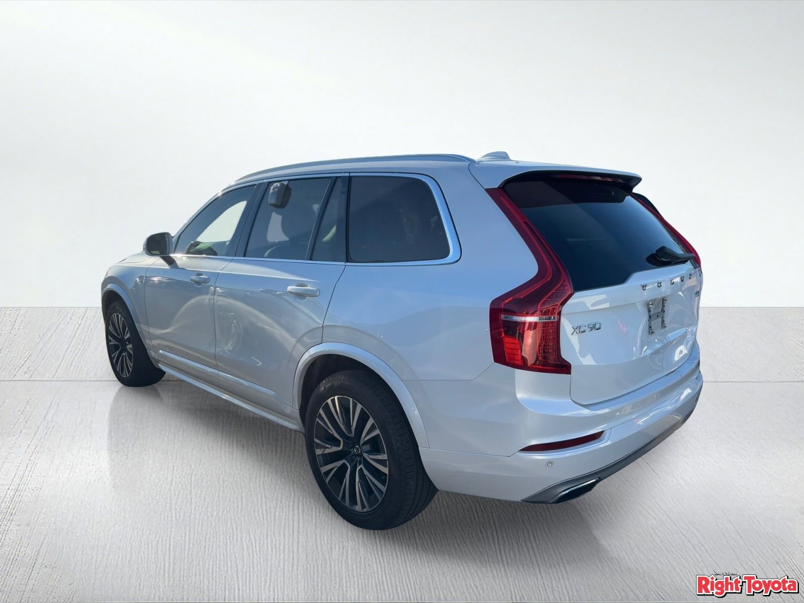 Used 2020 Volvo XC90 T6 Momentum image 3