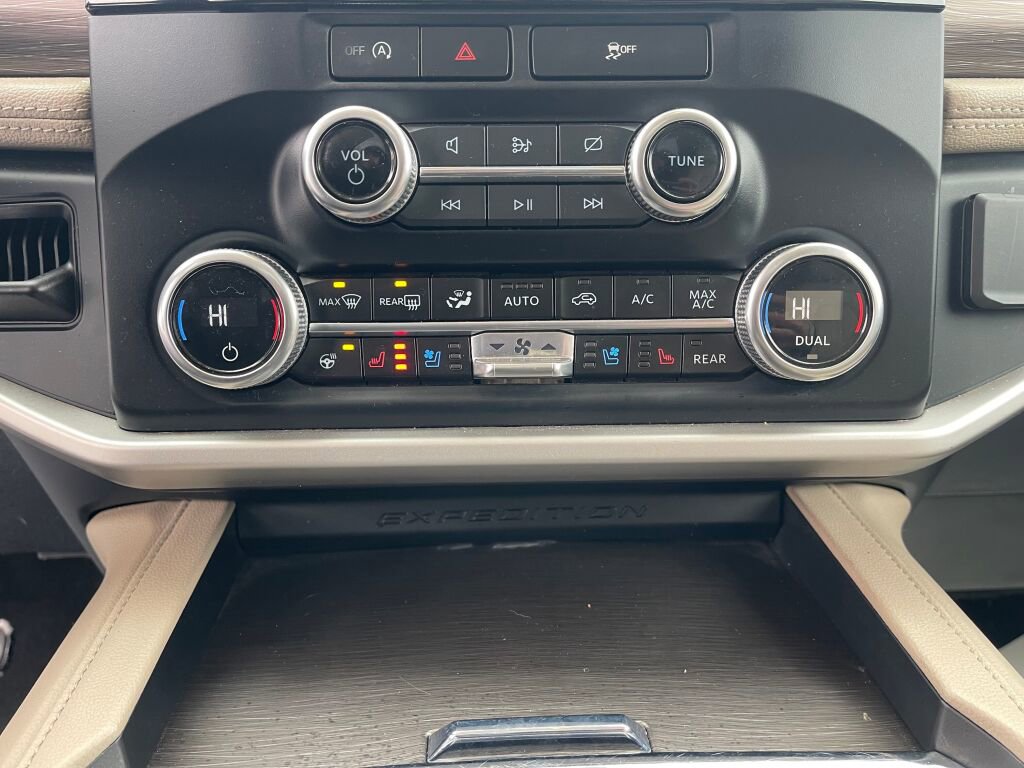 Used 2024 Ford Expedition Max Limited image 12