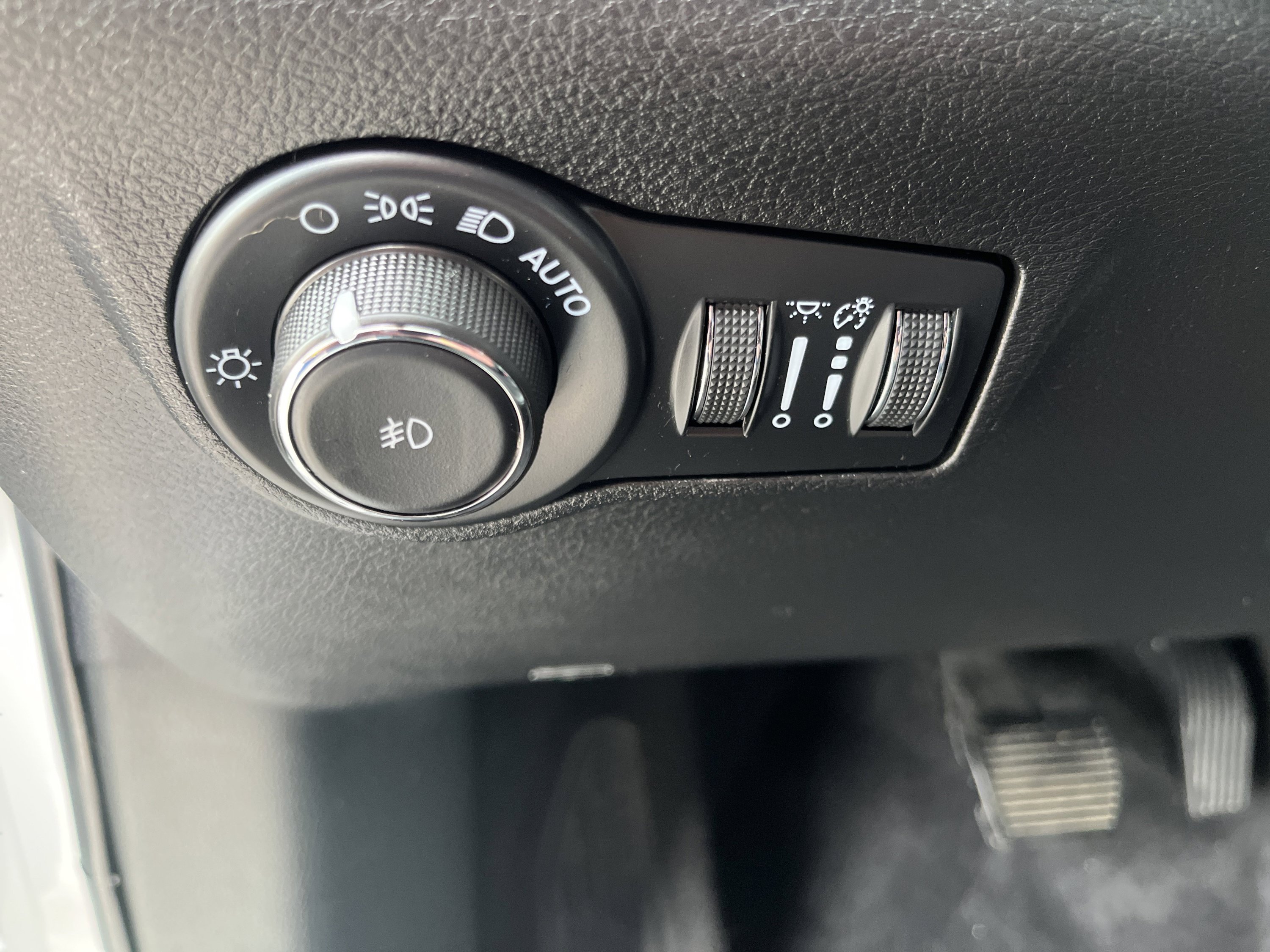 Used 2025 Jeep Compass Limited AWD/4WD image 19