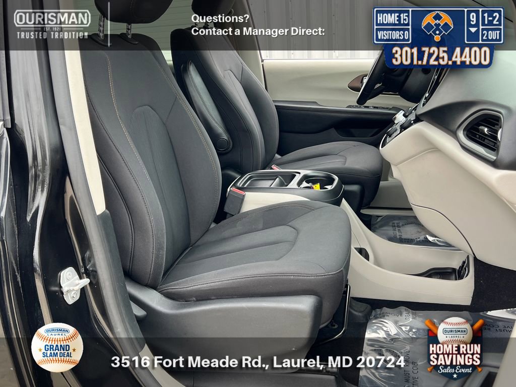Used 2019 Chrysler Pacifica Touring Plus w/ Tire & Wheel Group FWD image 20