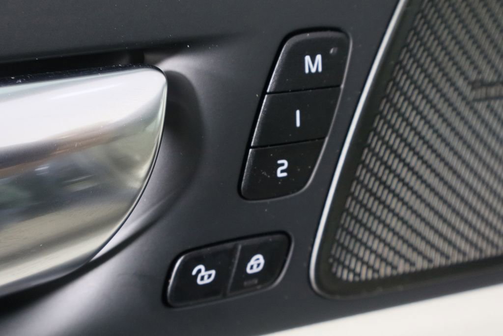 Used 2023 Volvo XC60 B5 Plus w/ Climate Package image 21