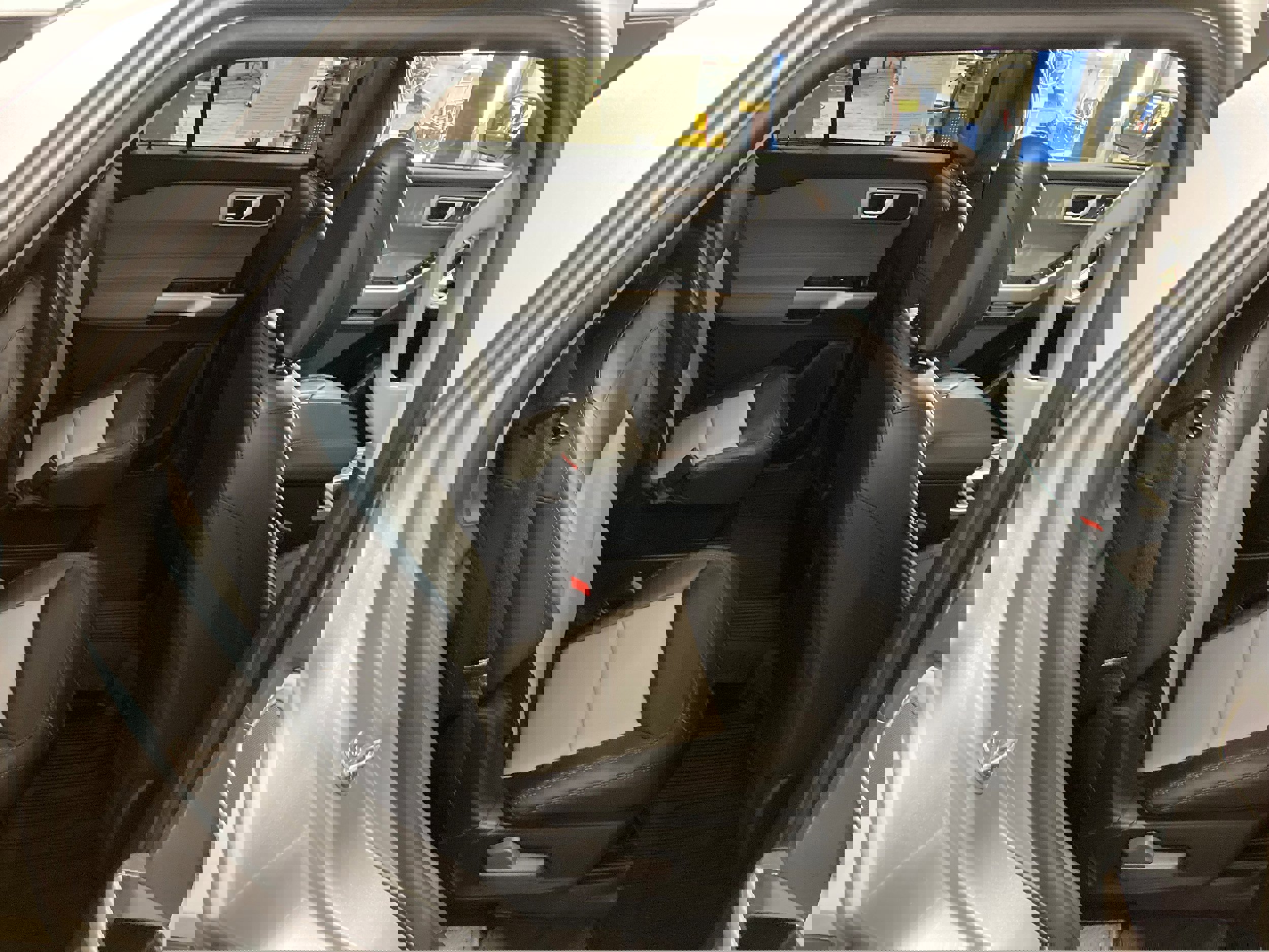 Used 2023 Ford Explorer XLT w/ Equipment Group 202A image 7