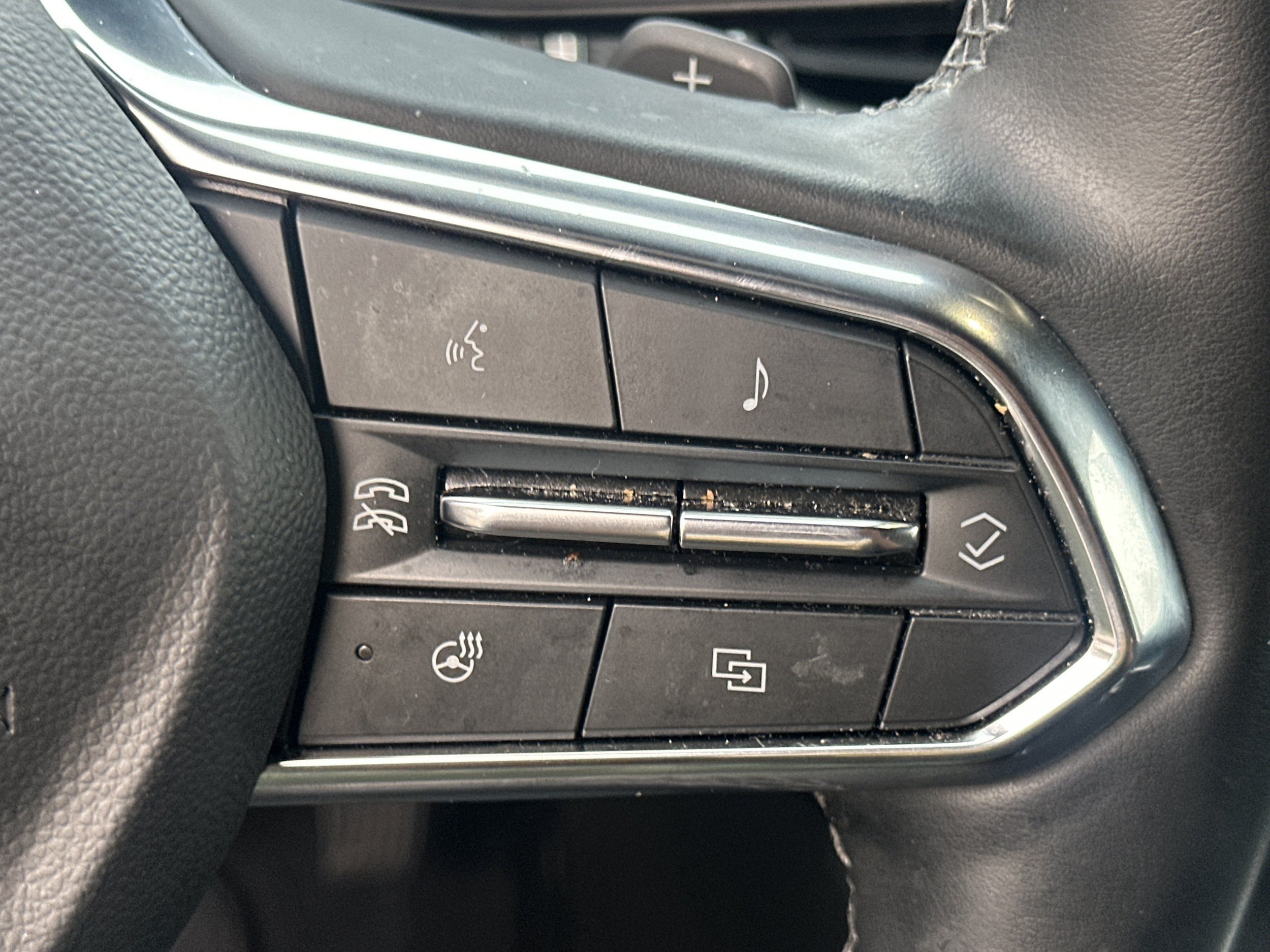 Used 2025 Chevrolet Equinox LT w/ Midnight Edition FWD image 25