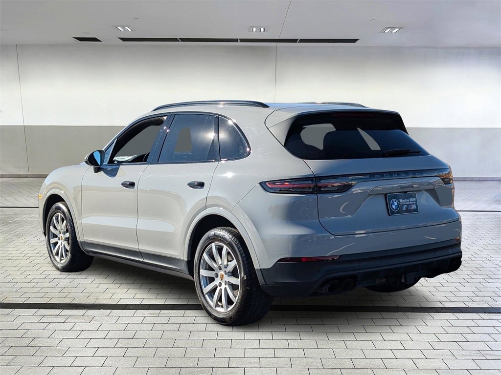 Used 2022 Porsche Cayenne Platinum Edition image 3