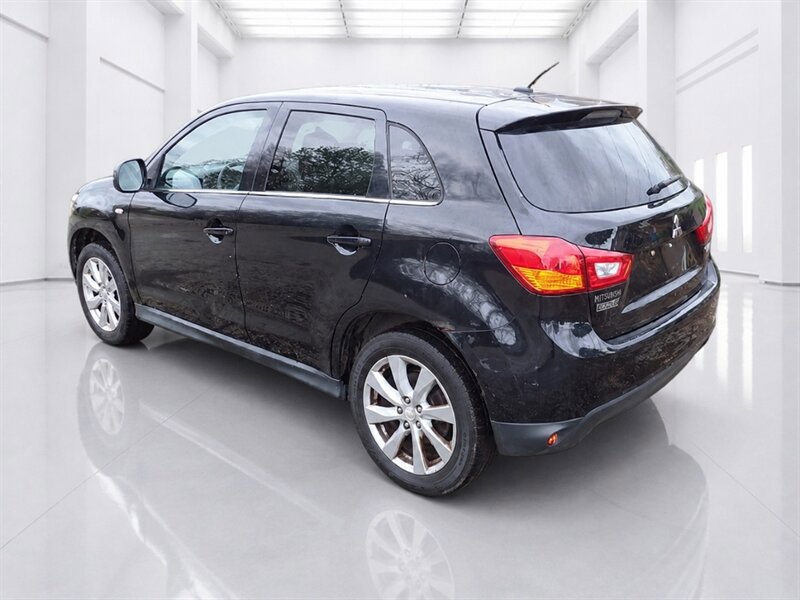Used 2013 Mitsubishi Outlander Sport SE AWD/4WD image 4