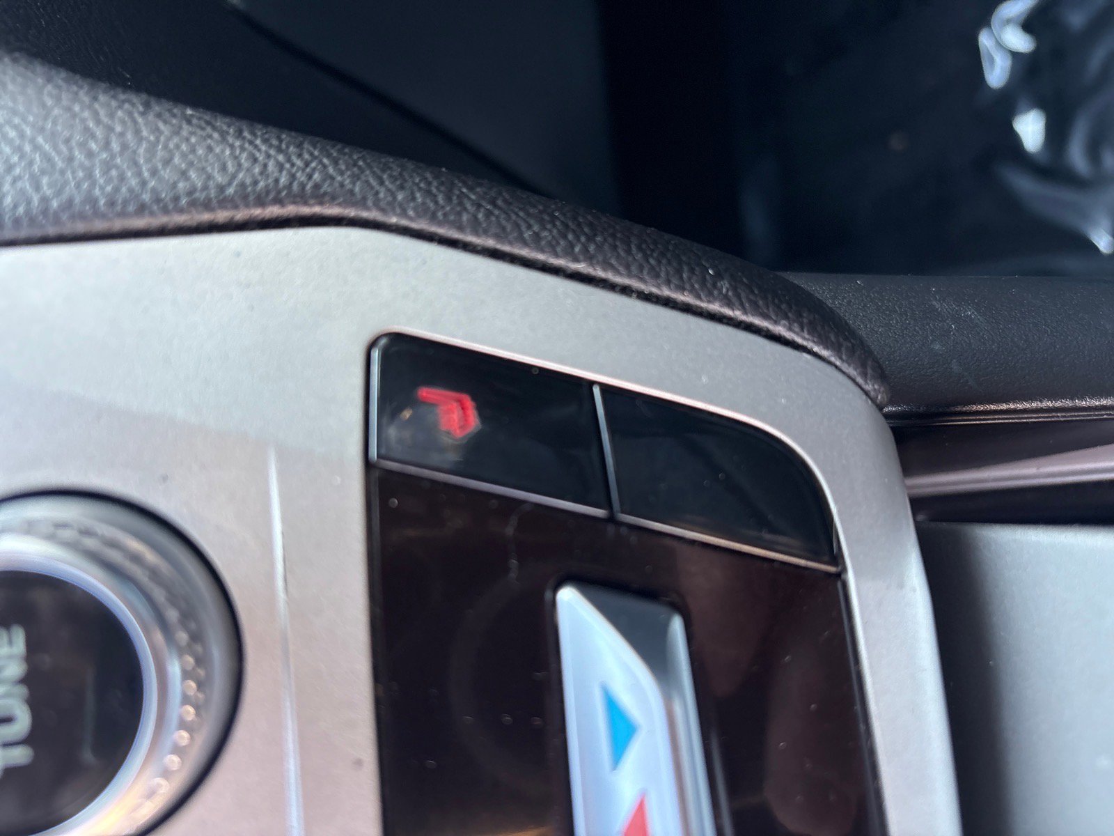 Used 2022 Ford Explorer XLT w/ Equipment Group 202A image 32