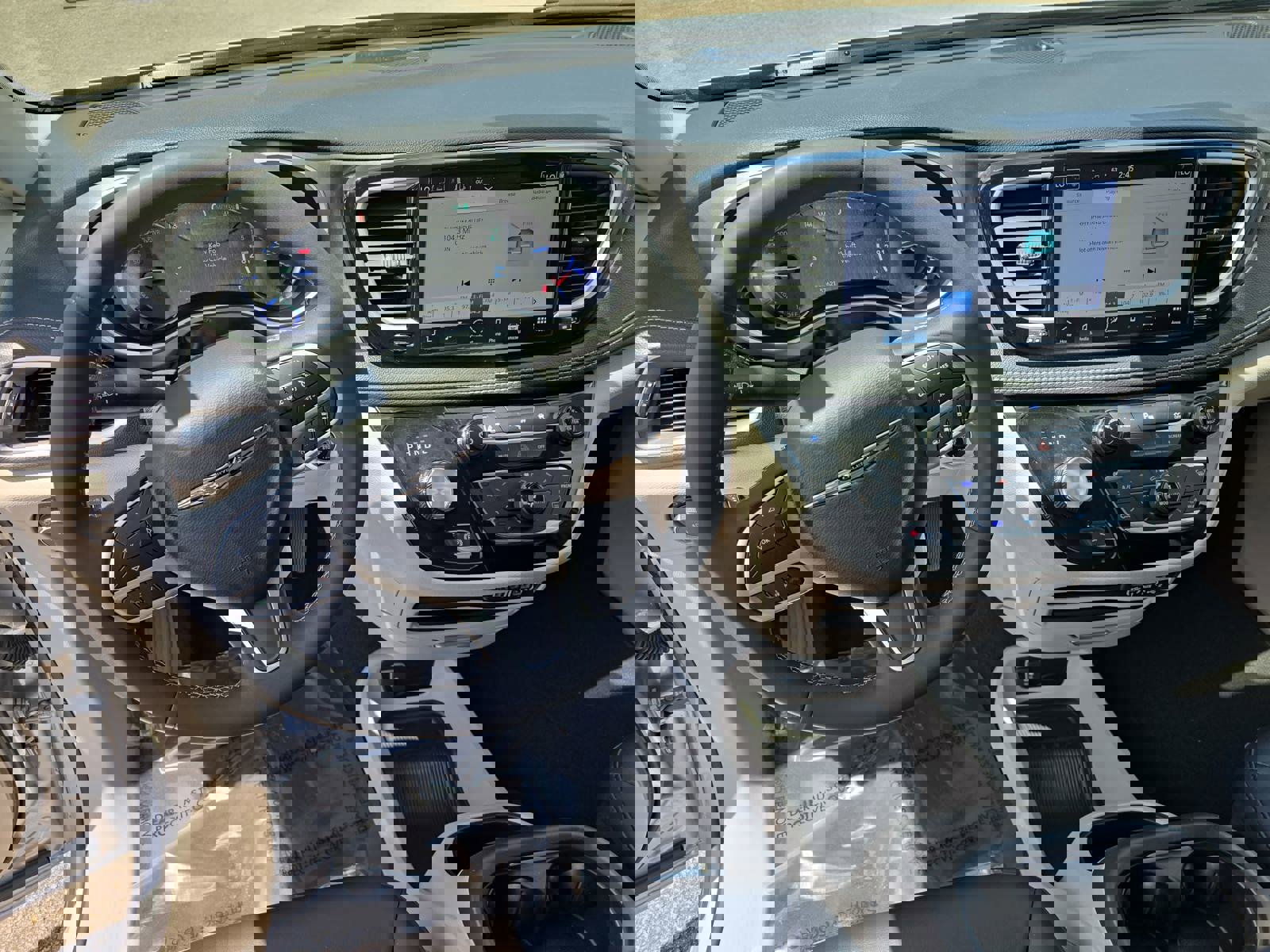 Used 2023 Chrysler Pacifica Touring-L FWD image 18