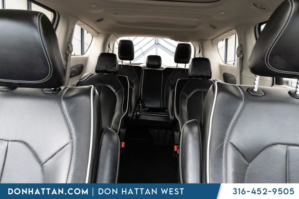 Used 2023 Chrysler Pacifica Limited FWD image 19