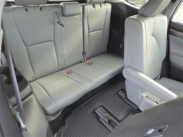 Used 2023 Toyota Highlander L image 29