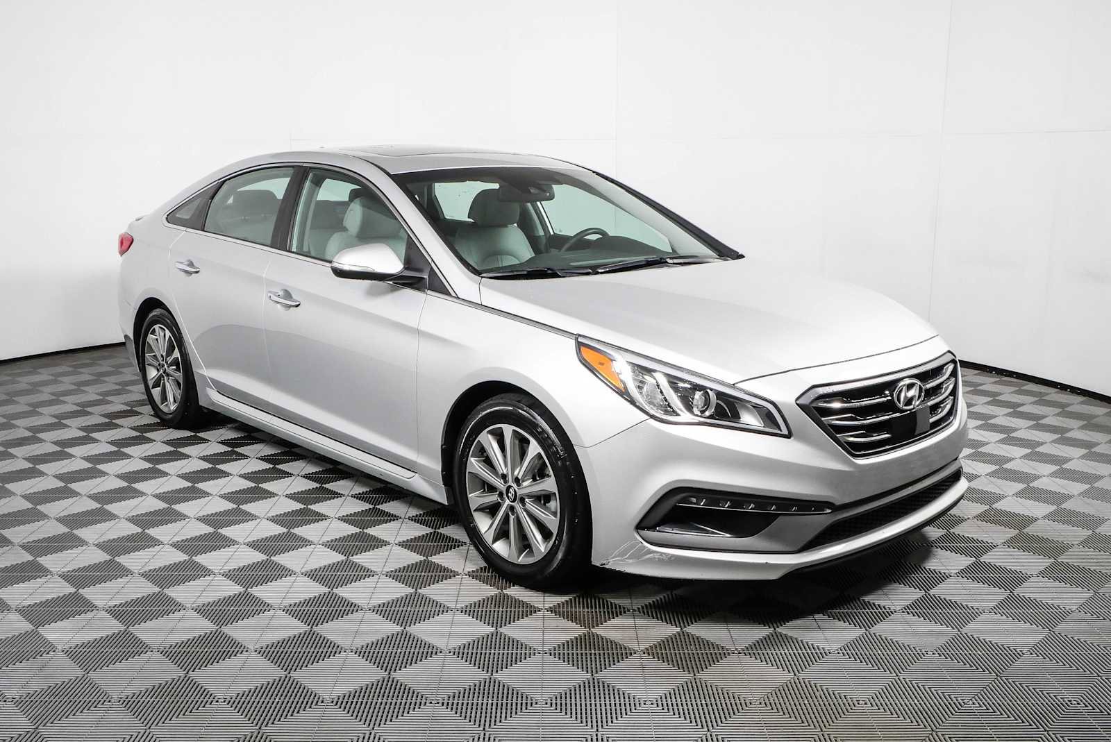 Used 2017 Hyundai Sonata Limited w/ Ultimate Package 04 FWD image 1