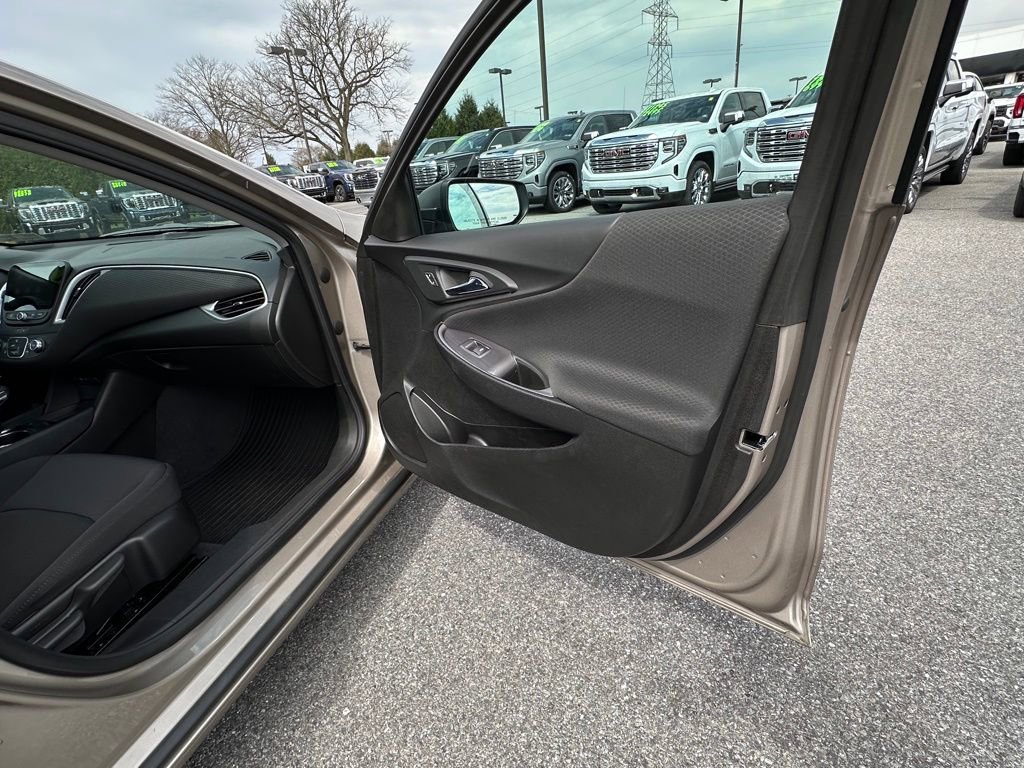 Used 2022 Chevrolet Malibu LS image 15