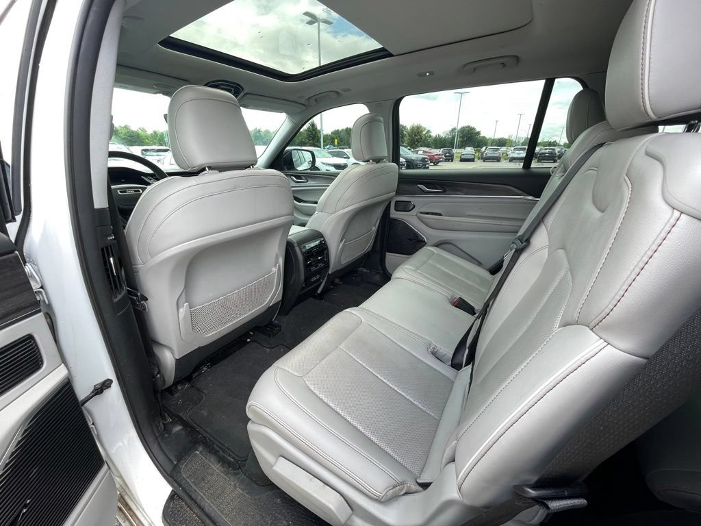 Used 2023 Jeep Grand Cherokee L Overland AWD/4WD image 21