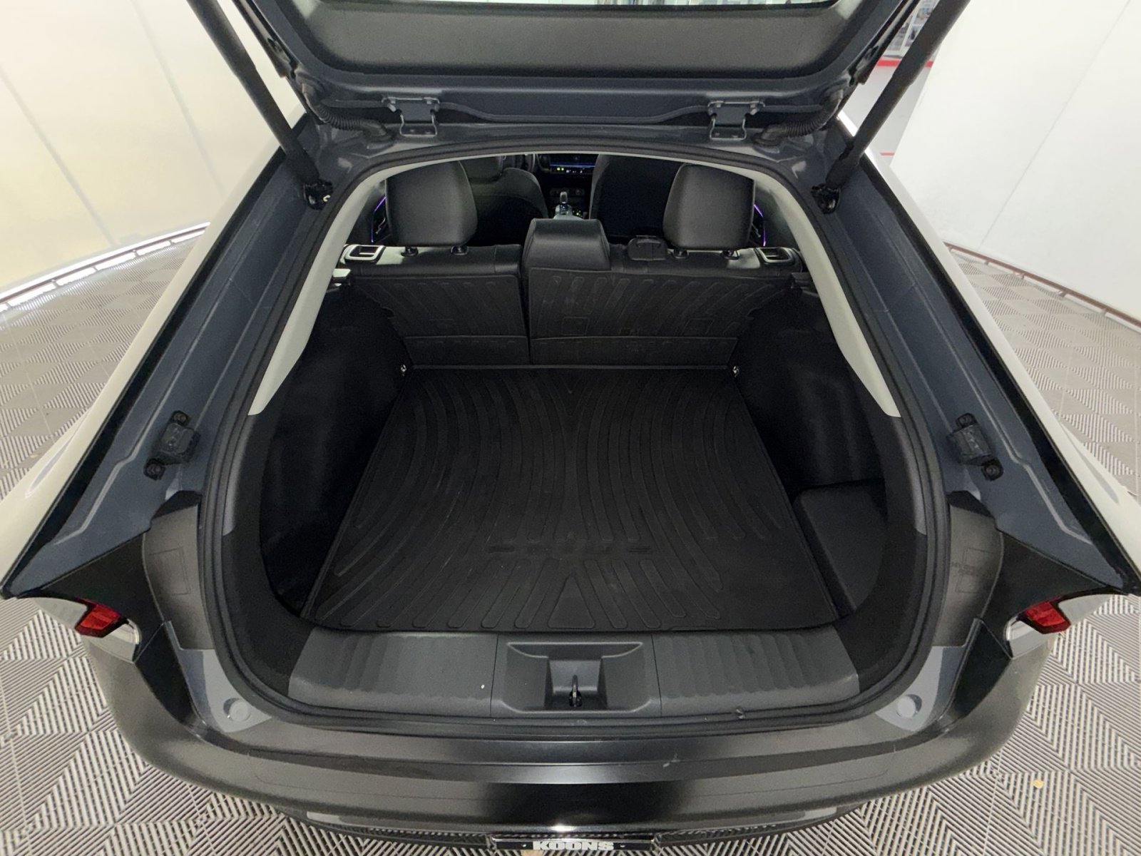 Used 2024 Toyota Prius Limited image 25