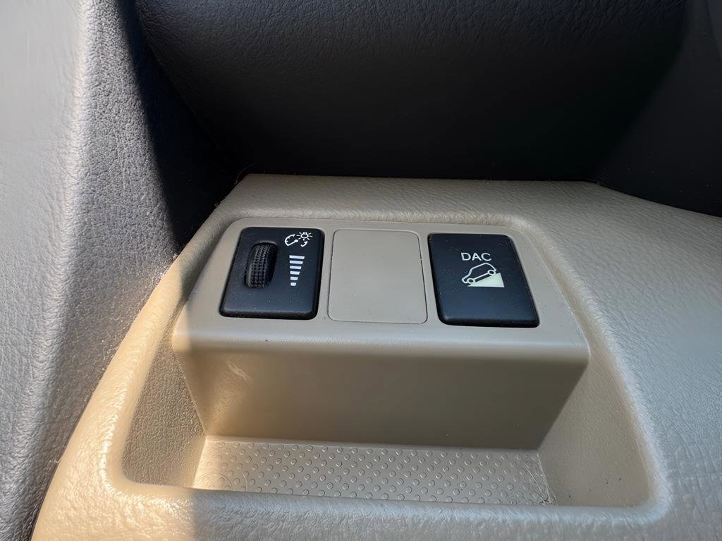 Used 2011 Toyota RAV4 Limited AWD/4WD image 23