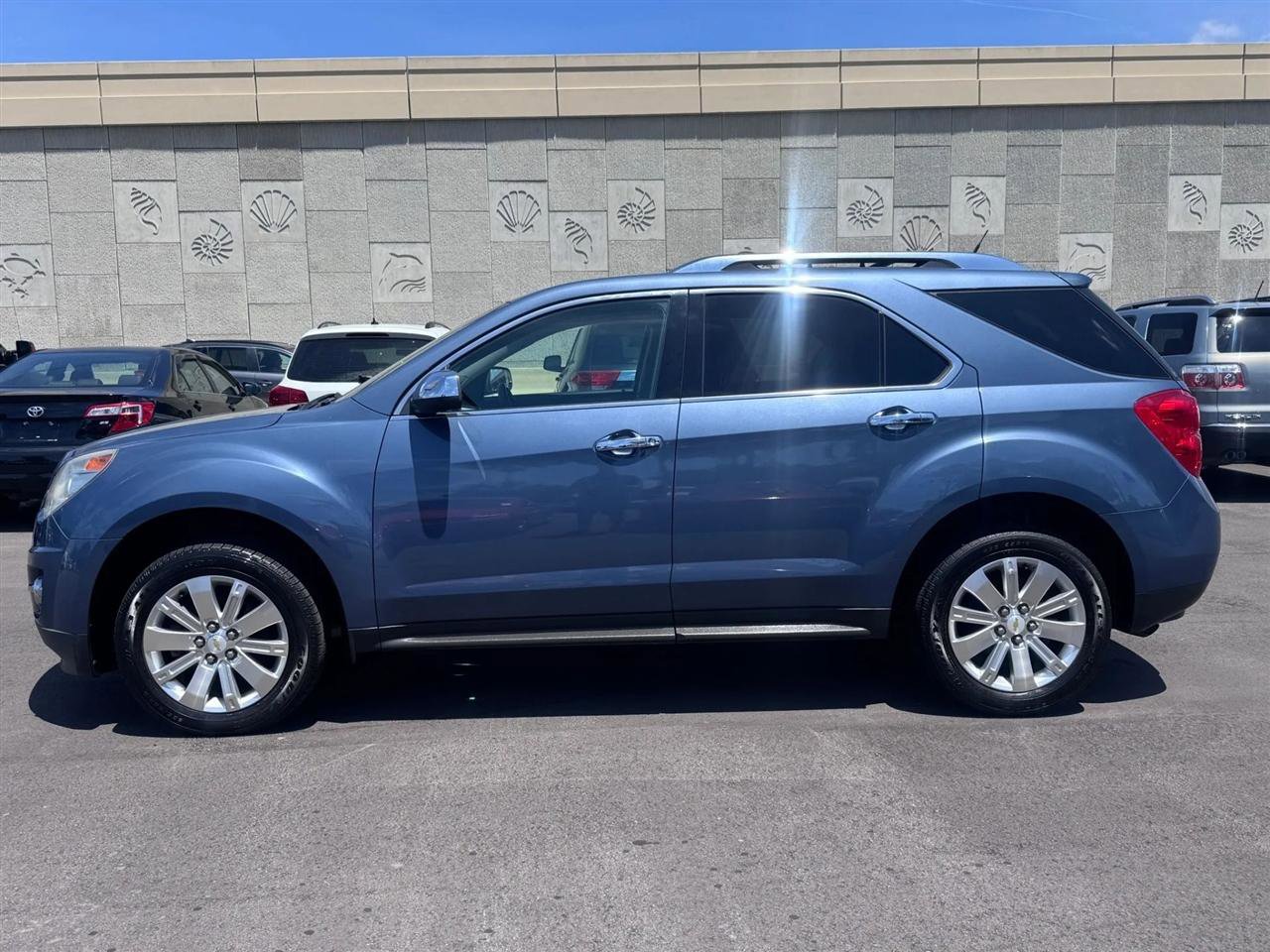 Used 2011 Chevrolet Equinox LTZ FWD image 15