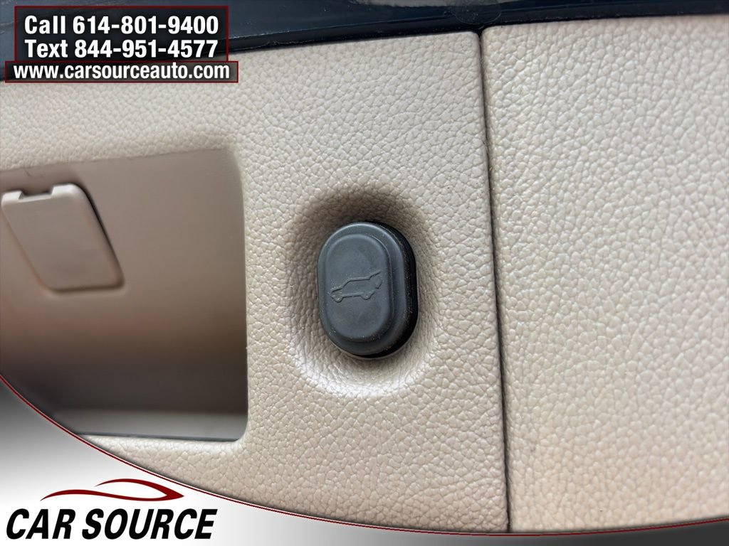 Used 2015 Chevrolet Suburban LTZ image 8