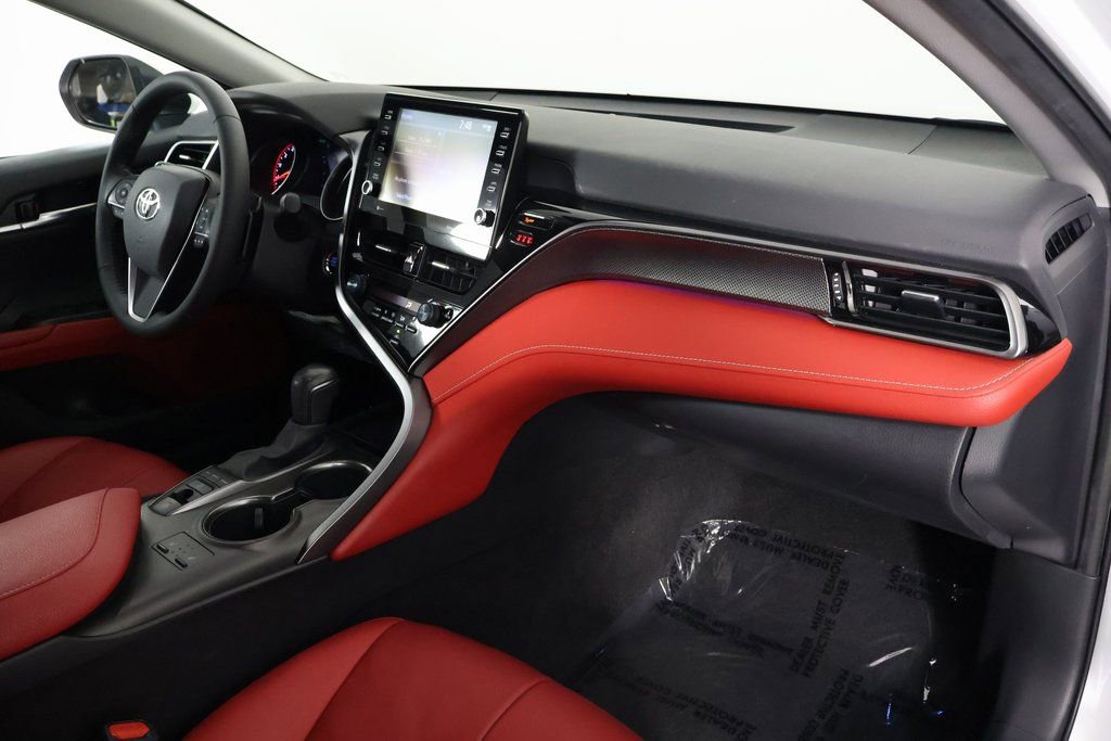 Used 2021 Toyota Camry XSE image 9