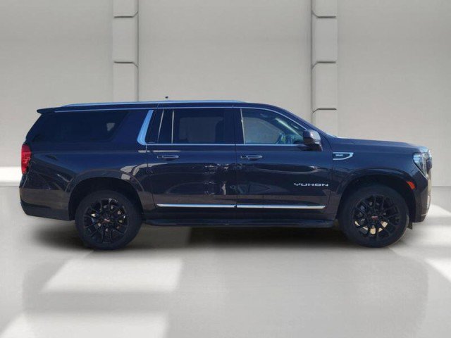 Used 2023 GMC Yukon XL SLT RWD image 4