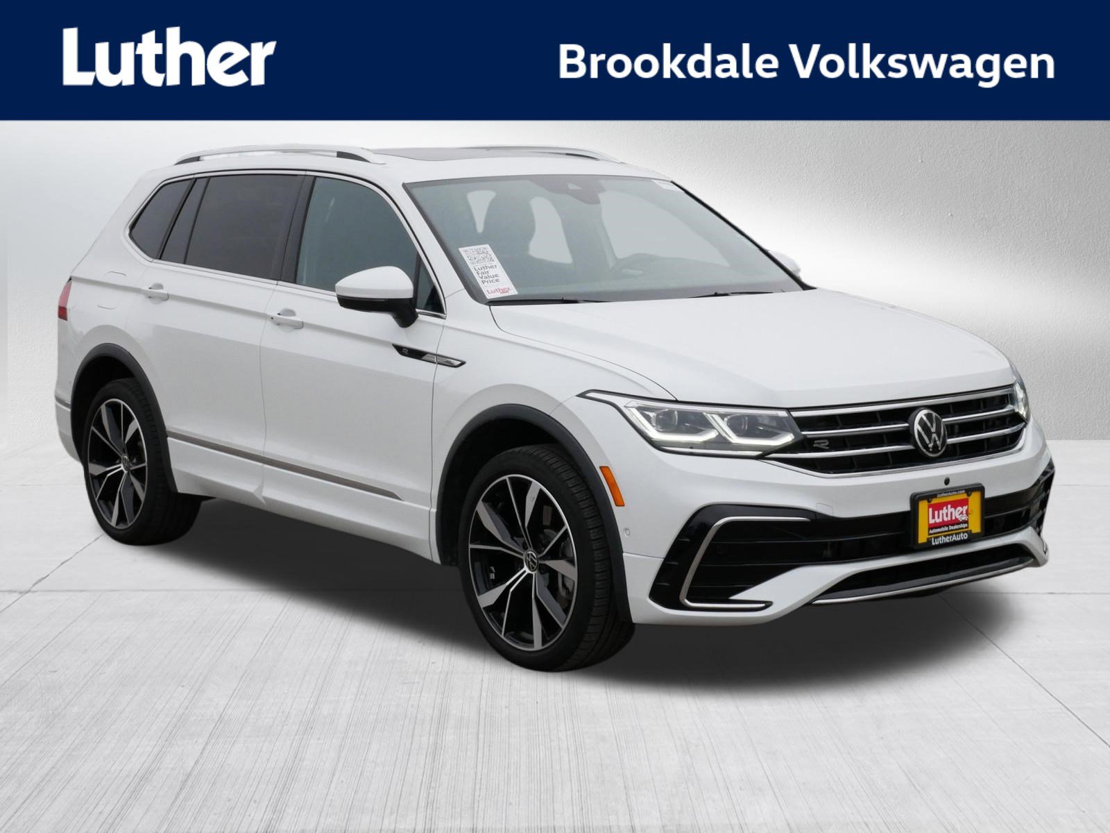 Used 2023 Volkswagen Tiguan SEL R-Line image 1