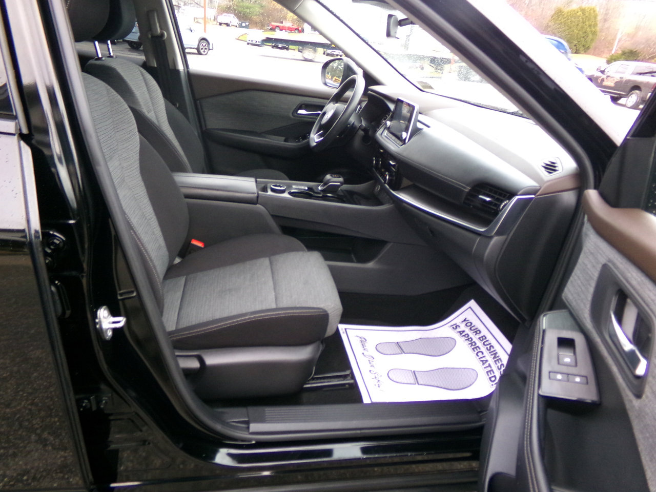 Used 2021 Nissan Rogue SV image 24