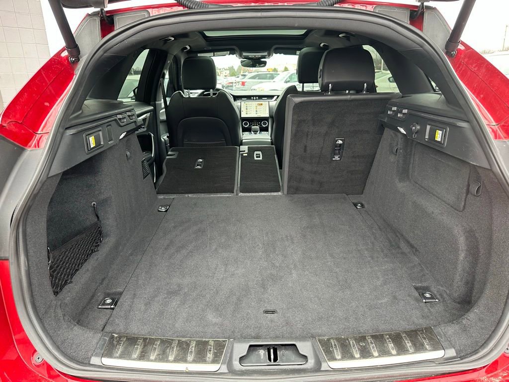 Used 2024 Jaguar F-PACE R-Dynamic S image 30