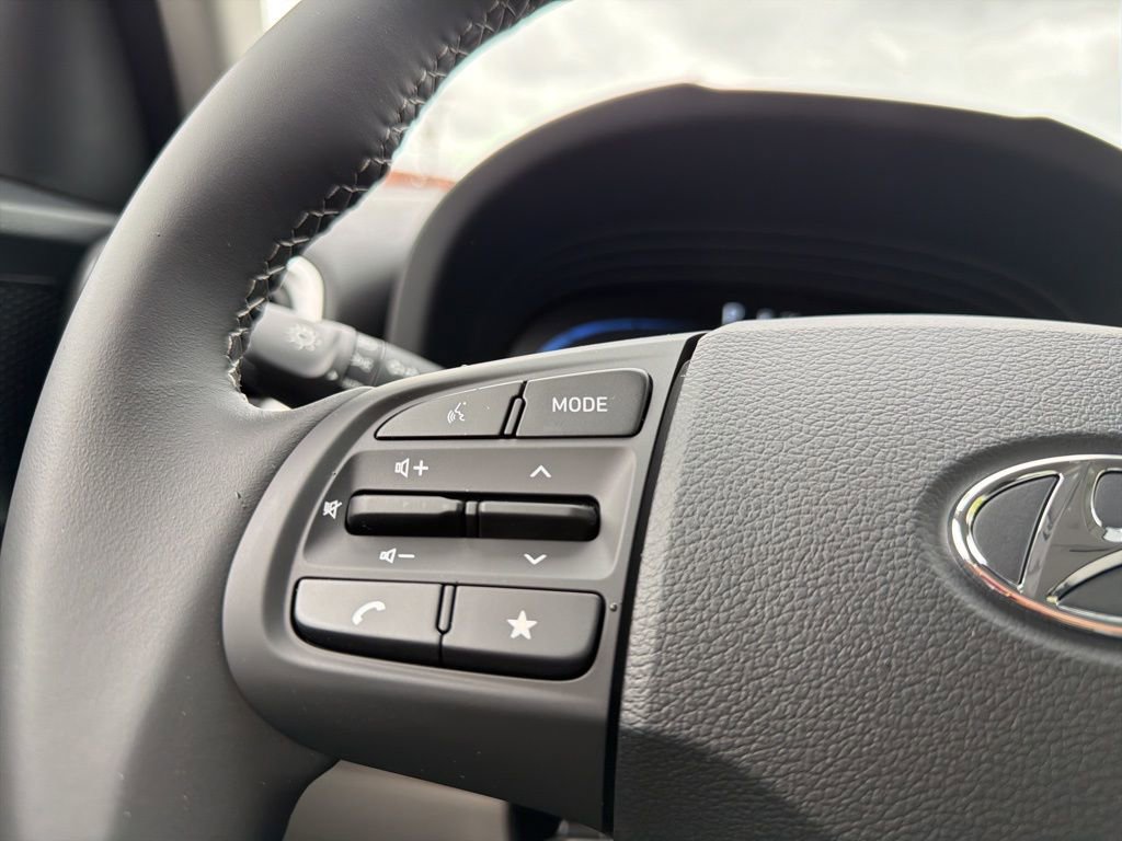 New 2026 Hyundai Venue SEL FWD image 32
