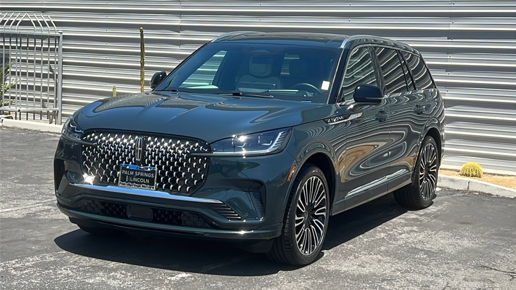 New 2025 Lincoln Aviator Black Label image 3
