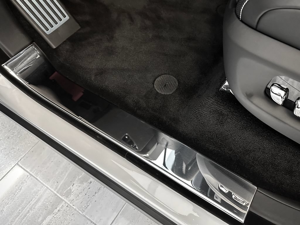 Certified 2023 Rolls-Royce Cullinan w/ Technology Package AWD/4WD image 9