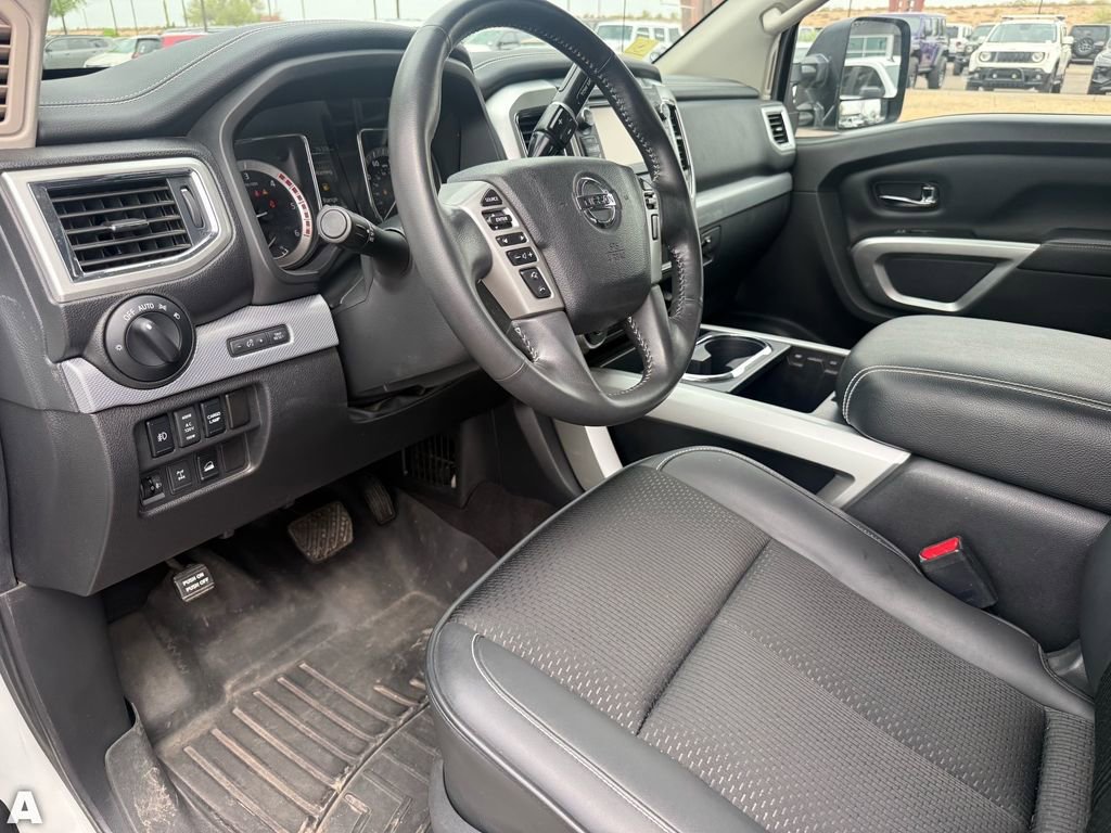 Used 2017 Nissan Titan PRO-4X image 11