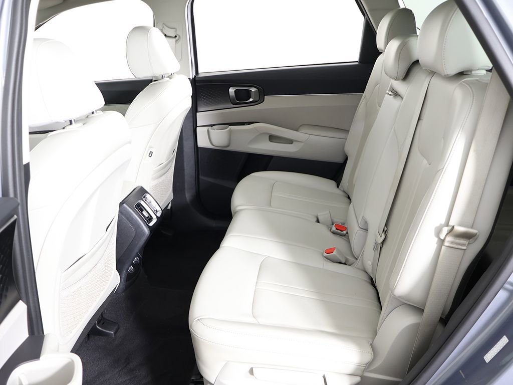 Used 2023 Kia Sorento S w/ Panoramic Sunroof Package FWD image 34