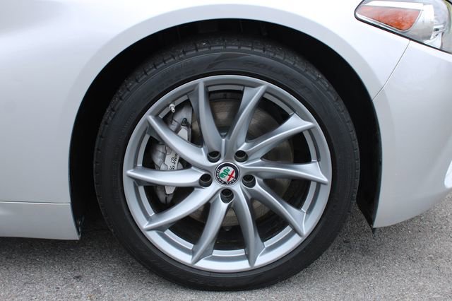 Used 2017 Alfa Romeo Giulia Sprint w/ Cold Weather Package image 38