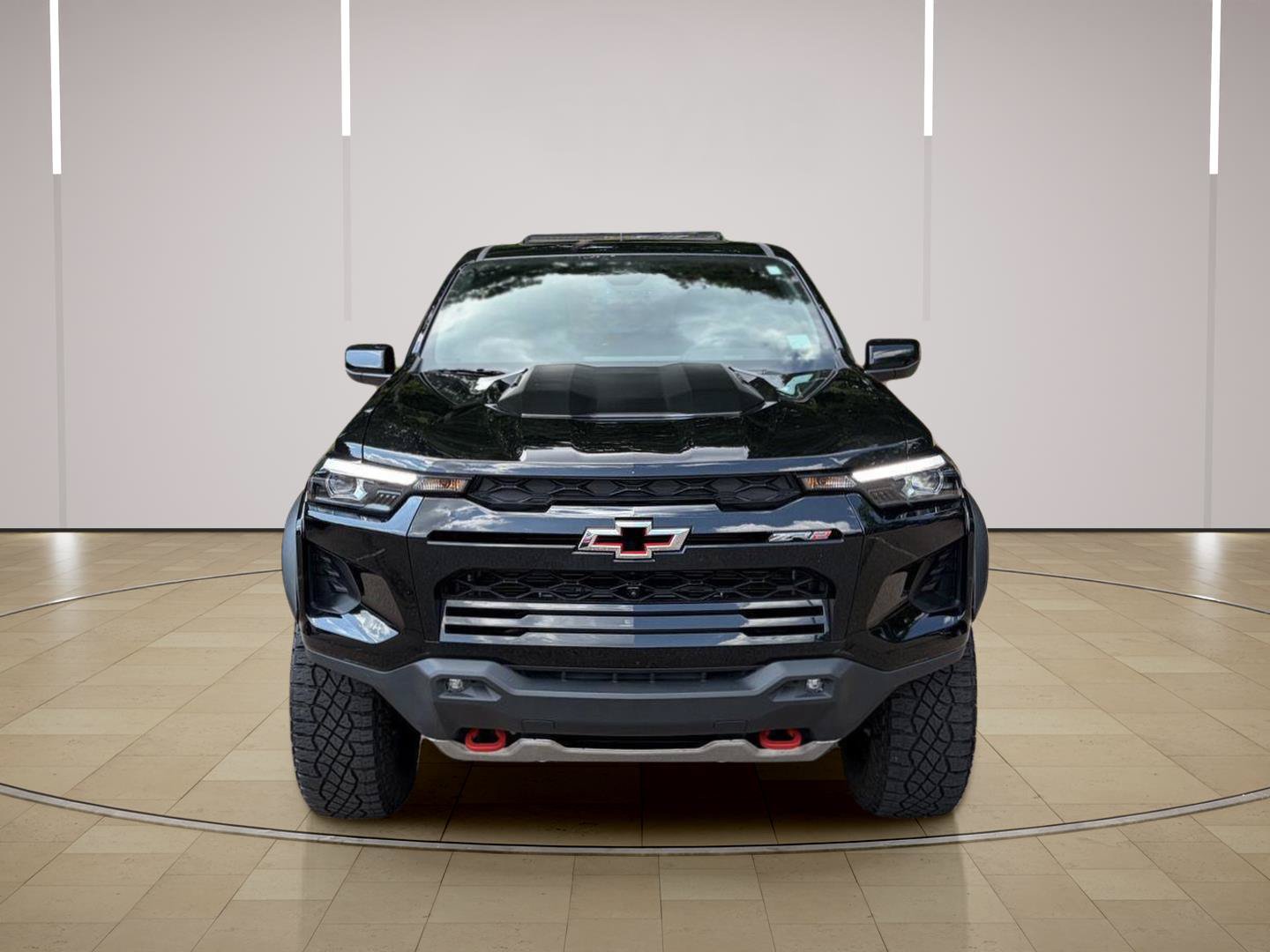 Used 2025 Chevrolet Colorado ZR2 w/ Midnight Edition AWD/4WD image 9