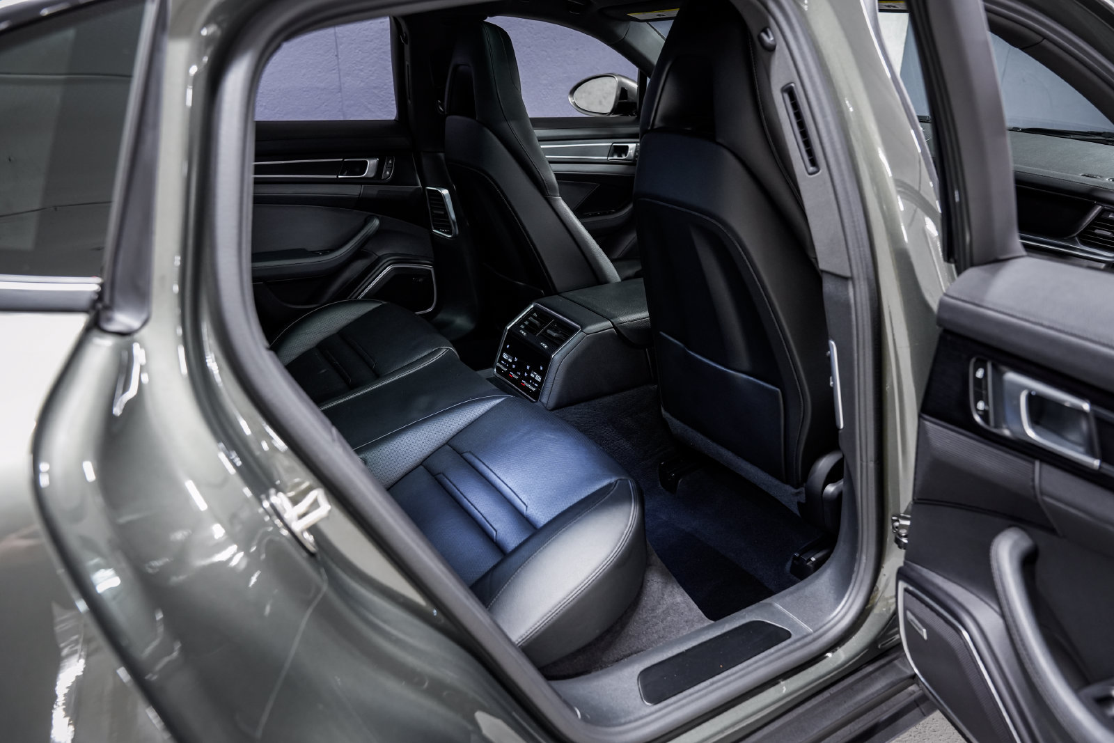 Used 2023 Porsche Panamera Platinum Edition RWD image 28