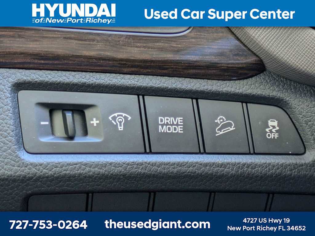 Used 2018 Hyundai Santa Fe SE FWD image 28