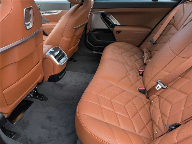 New 2026 BMW 750e xDrive image 16
