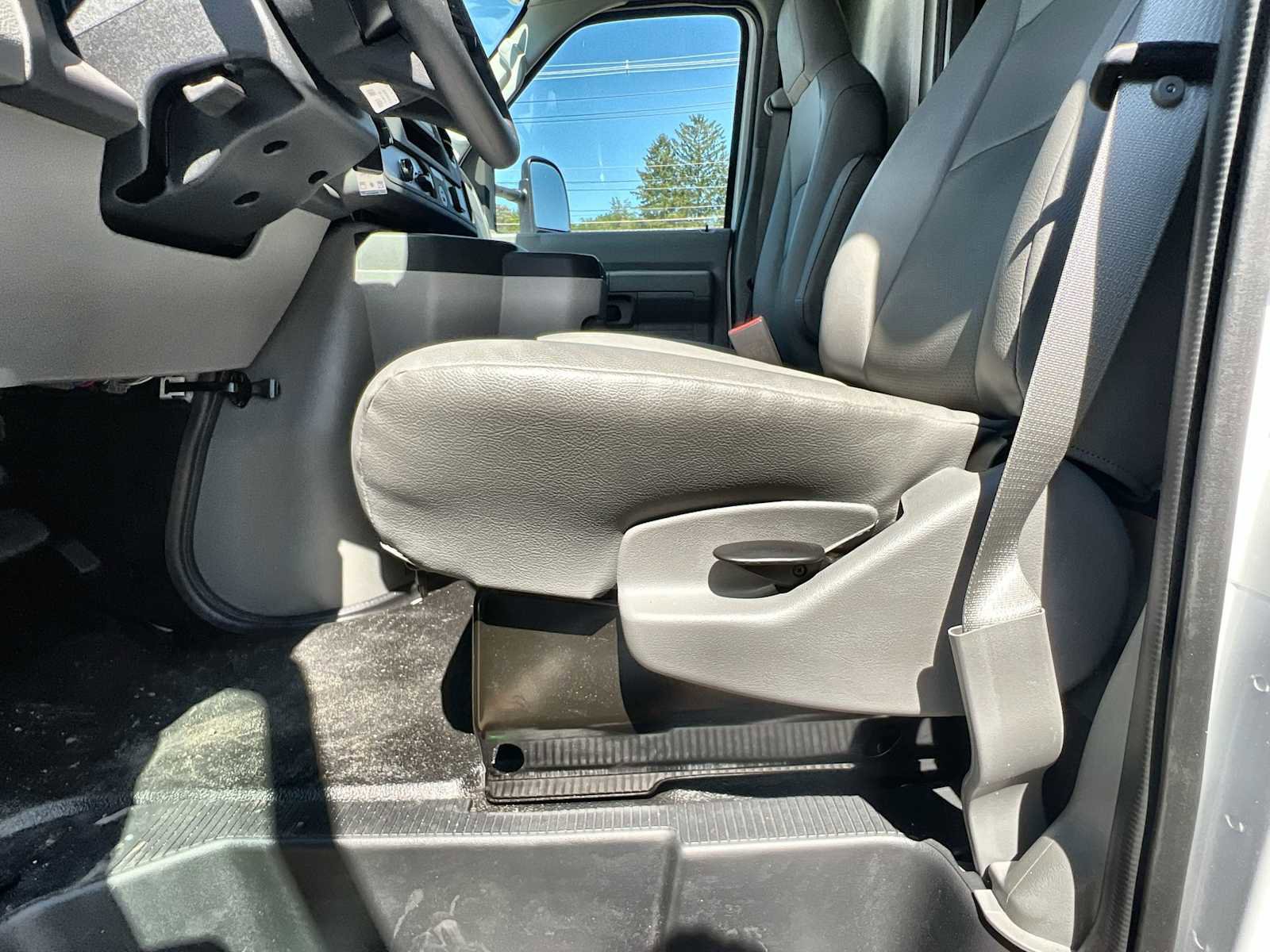 New 2026 Ford E-350 and Econoline 350 Super Duty w/ Power Equipment Group image 14