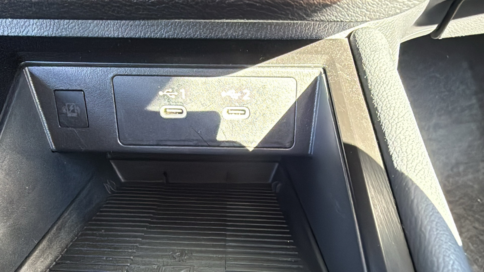 Certified 2025 Nissan Kicks SV AWD/4WD image 16