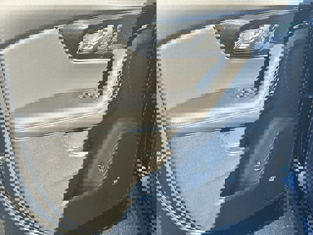 New 2025 Chevrolet Blazer RS w/ Enhanced Convenience Package image 9