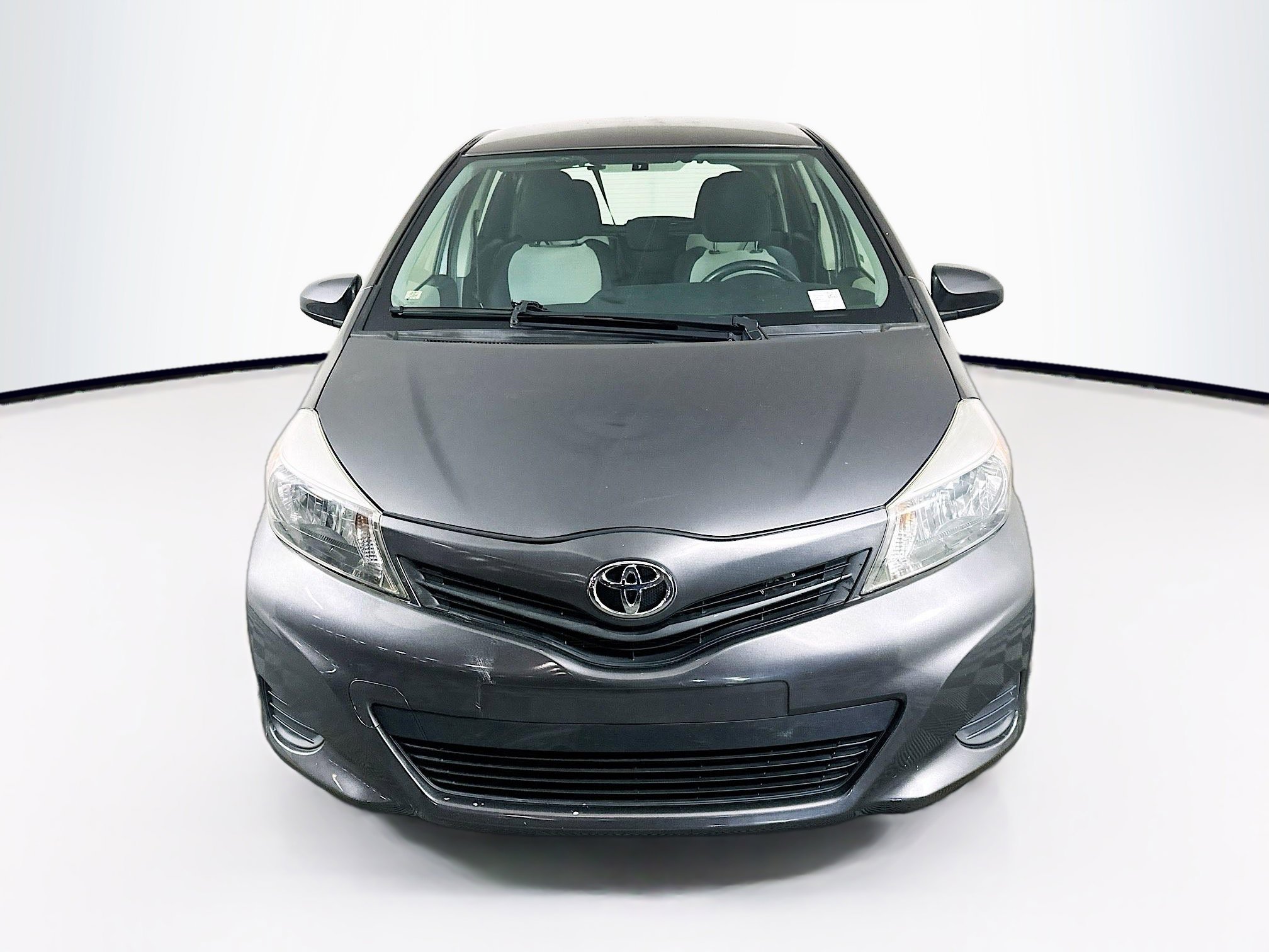 Used 2013 Toyota Yaris LE image 2