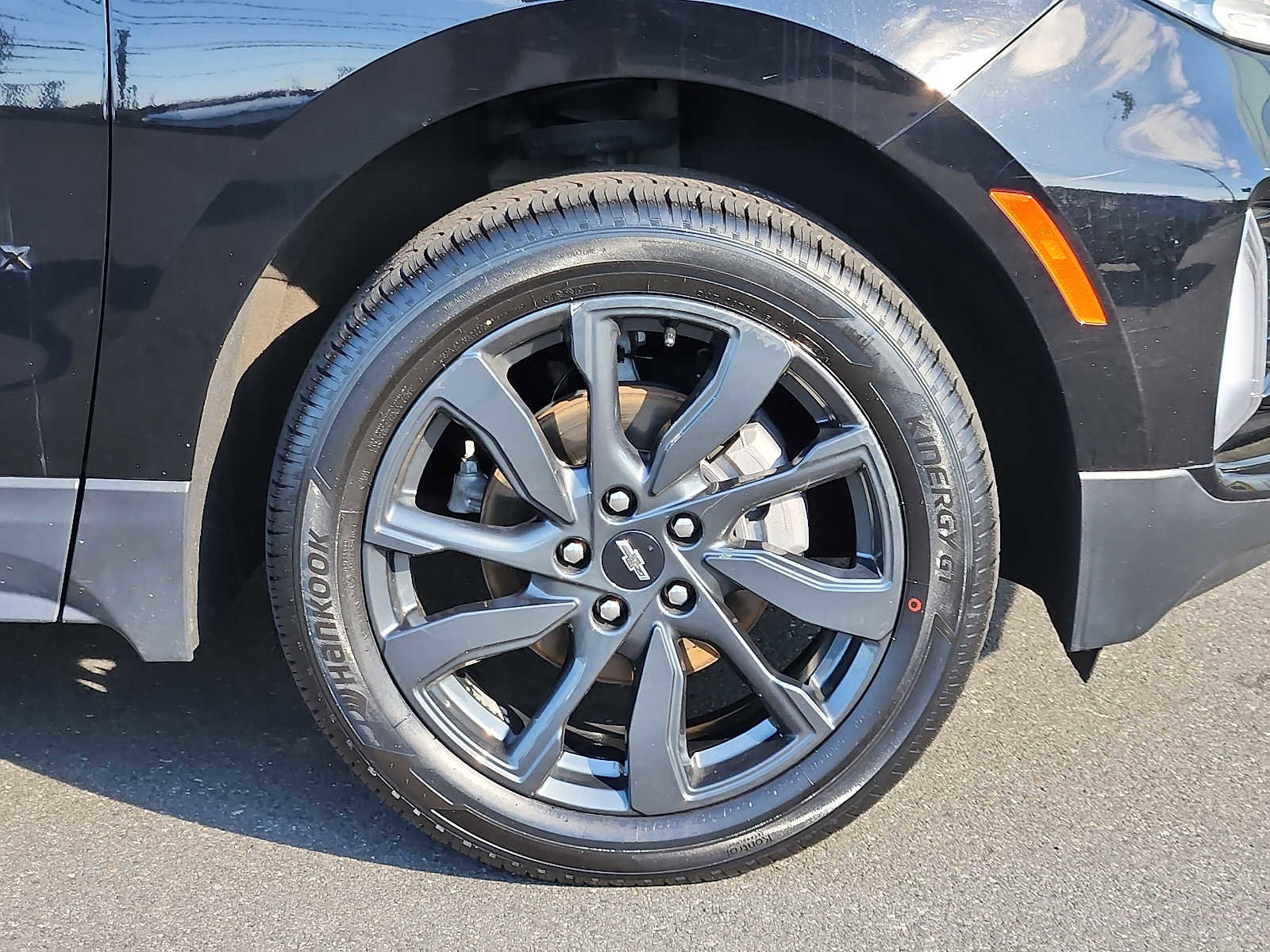 Used 2023 Chevrolet Equinox RS w/ RS Leather Package AWD/4WD image 8