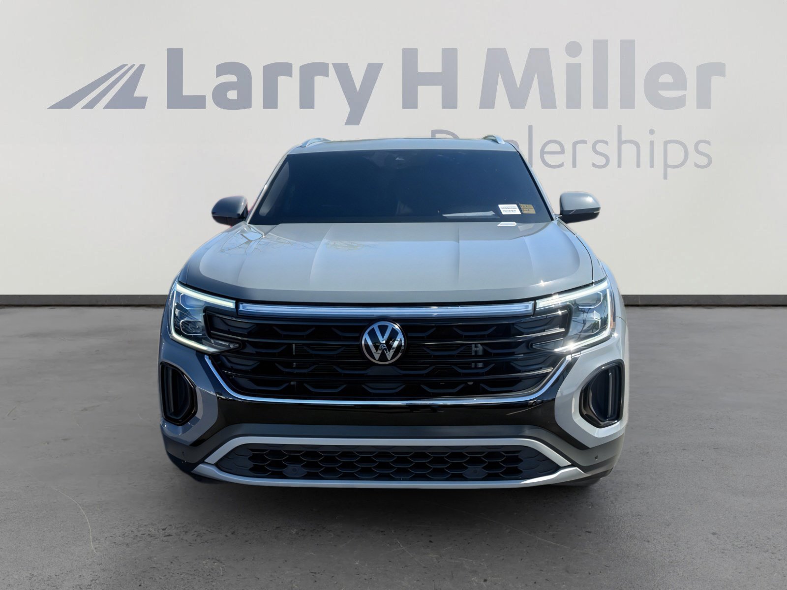 Used 2024 Volkswagen Atlas Cross Sport SE image 5