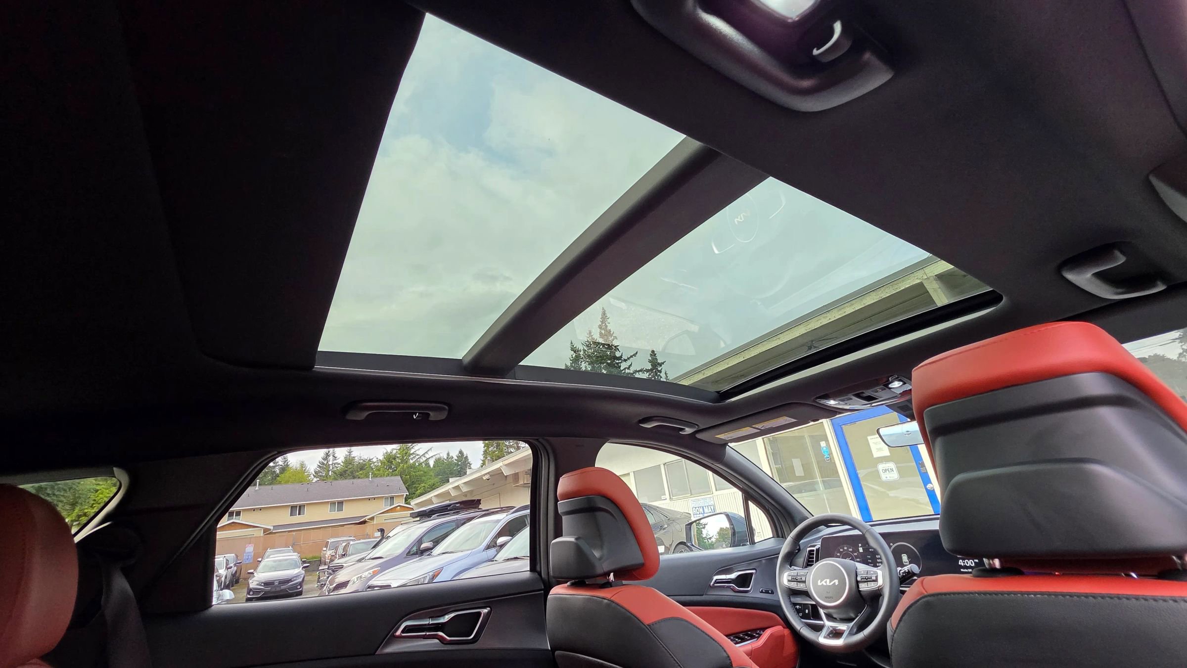 Used 2023 Kia Sportage SX image 16